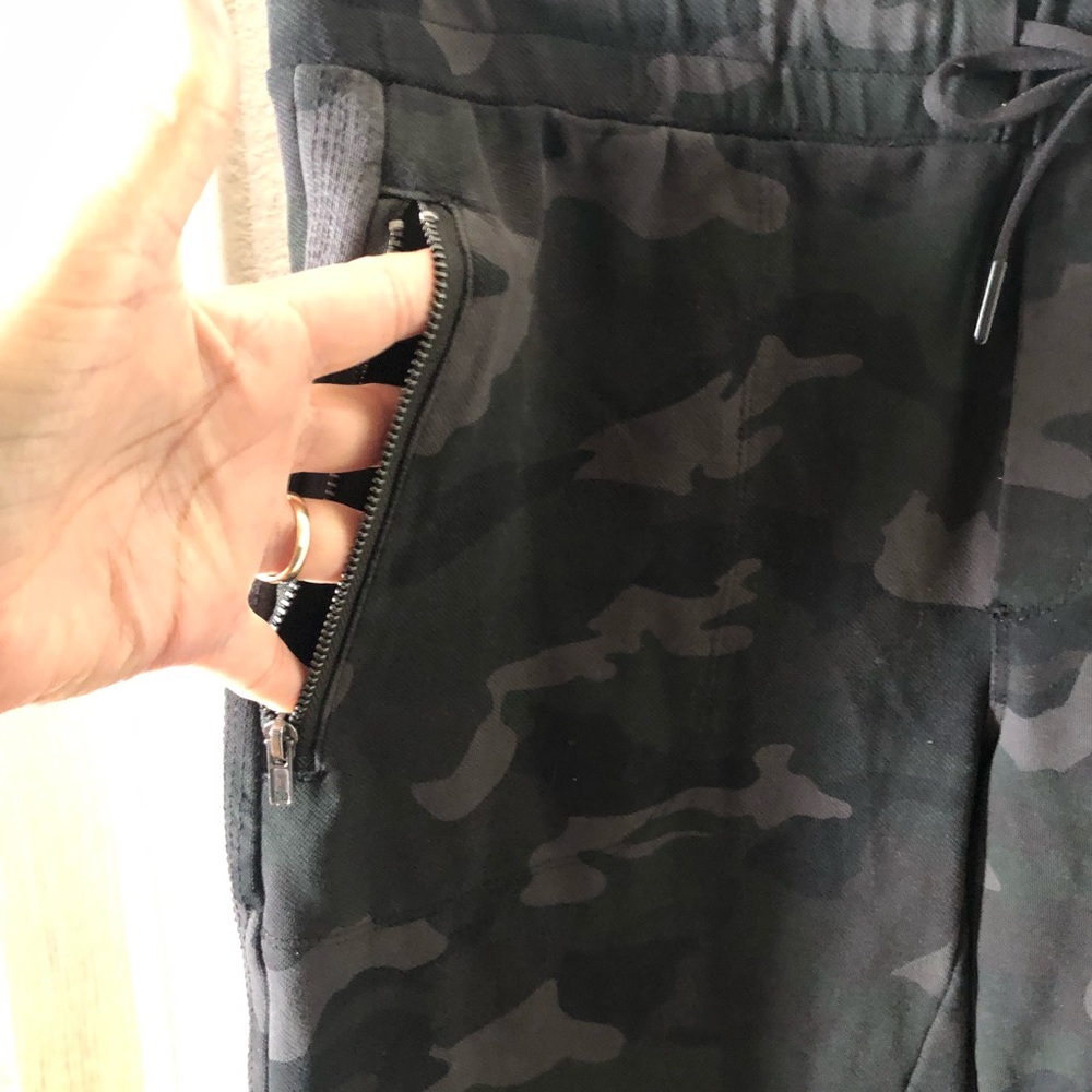90 Degree by Relex Camo Jogger Pants Workout Camouflage Small Greens Gray - Picture 6 of 9